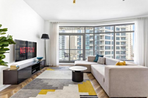 VayK - Deluxe 2BD with Panoramic Marina View, 5 mins from JBR Beach and Dubai Marina Mall